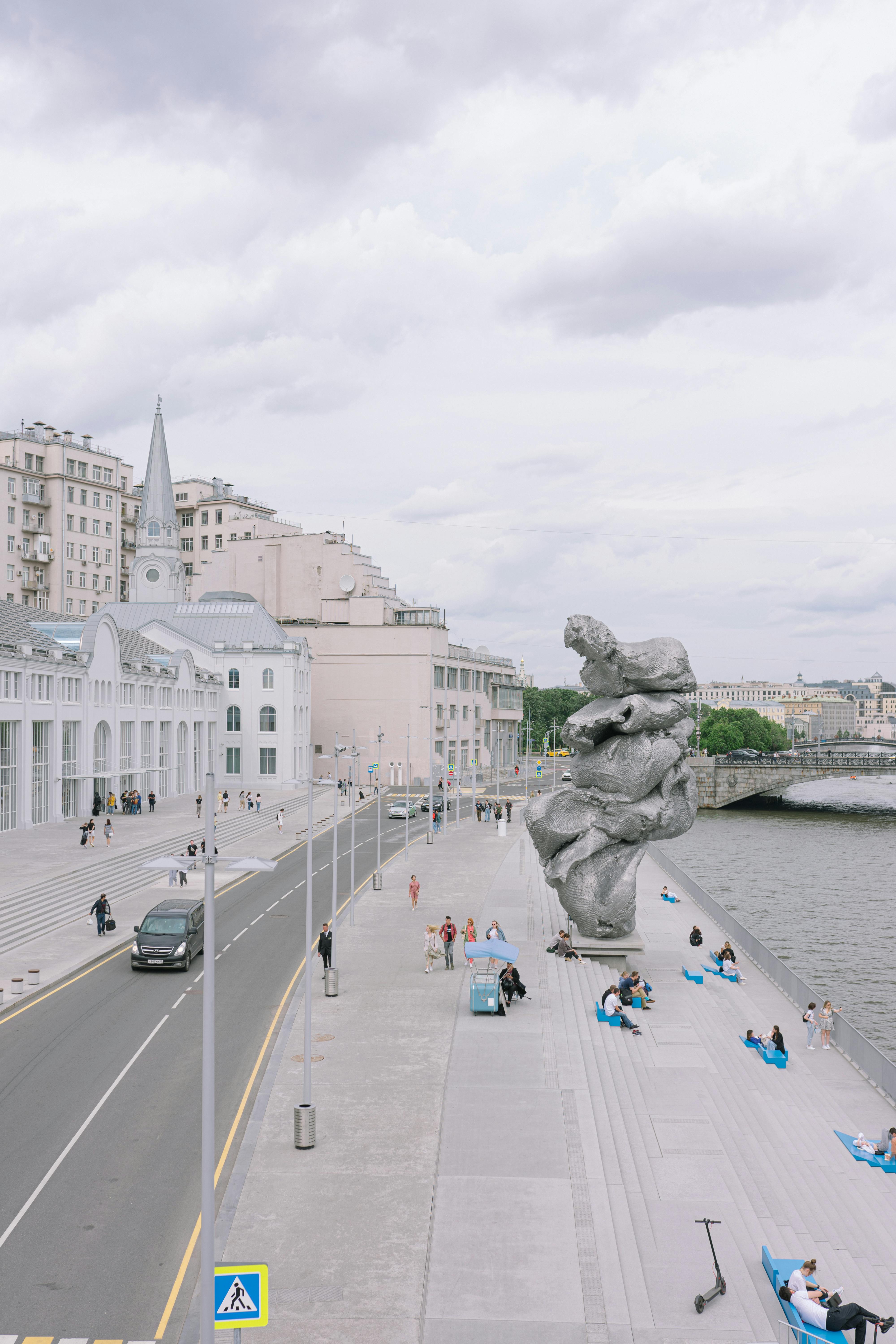 Отдых в Москве: от старинных переулков до современных небоскребов
