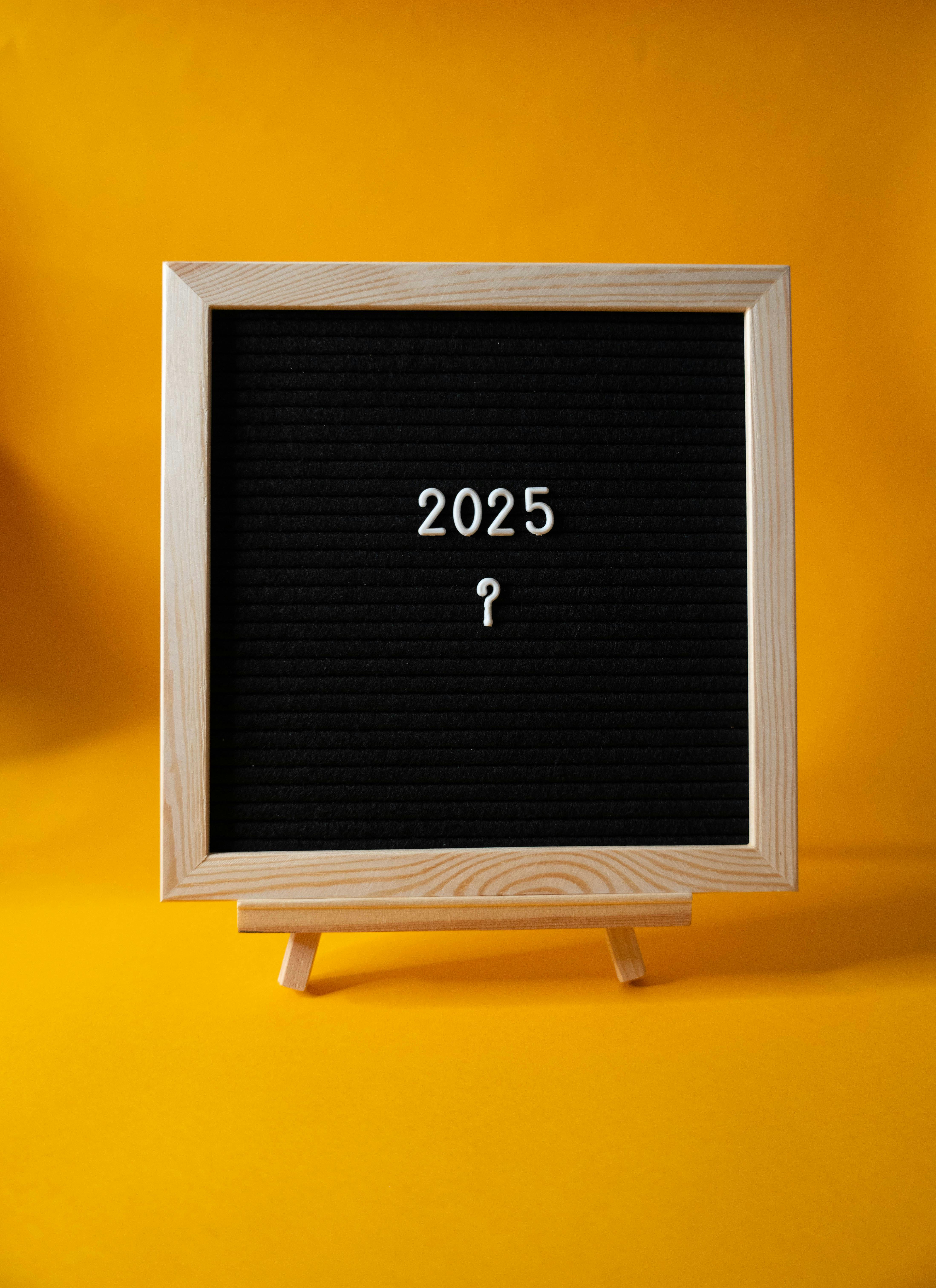 10 лучших чугунных кастрюль в 2025 году