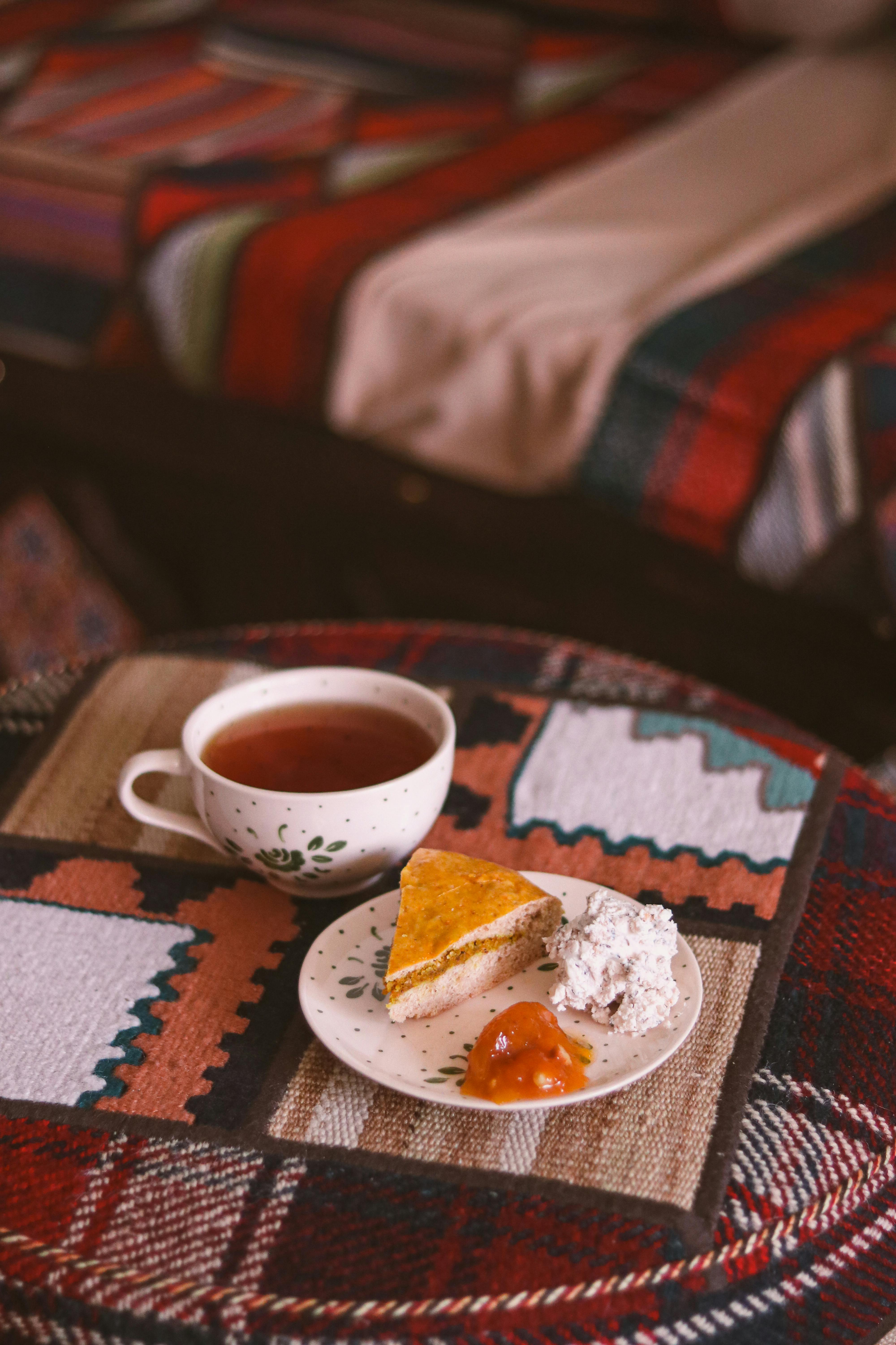 Составить список книг и фильмов